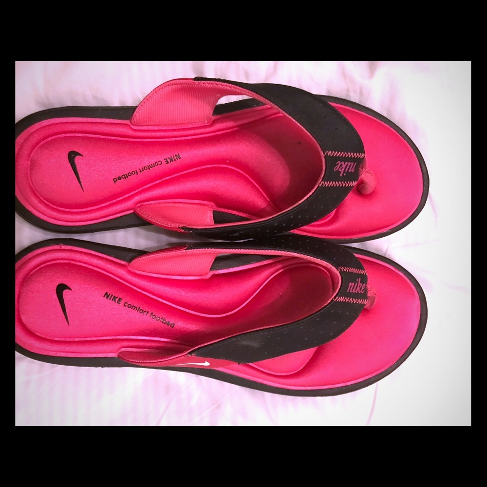 Nike Cushioned Sandals. Size 11, fits size 10.